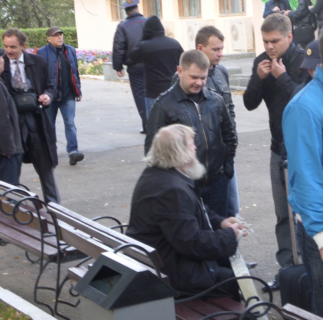 В Константиново с применением насилия задержаны 77-летний залуженный архитектор Гаврилов, активисты Кочетков и Петруцкий Zaderj1