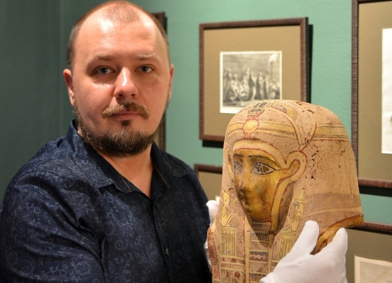 Египтолог Виктор Солкин в музее